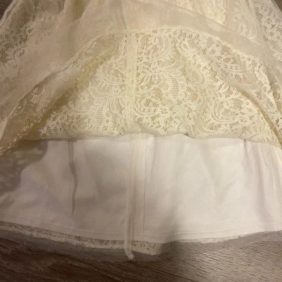 Express Cream Lace A-Line Skirt - Picture 5 of 6